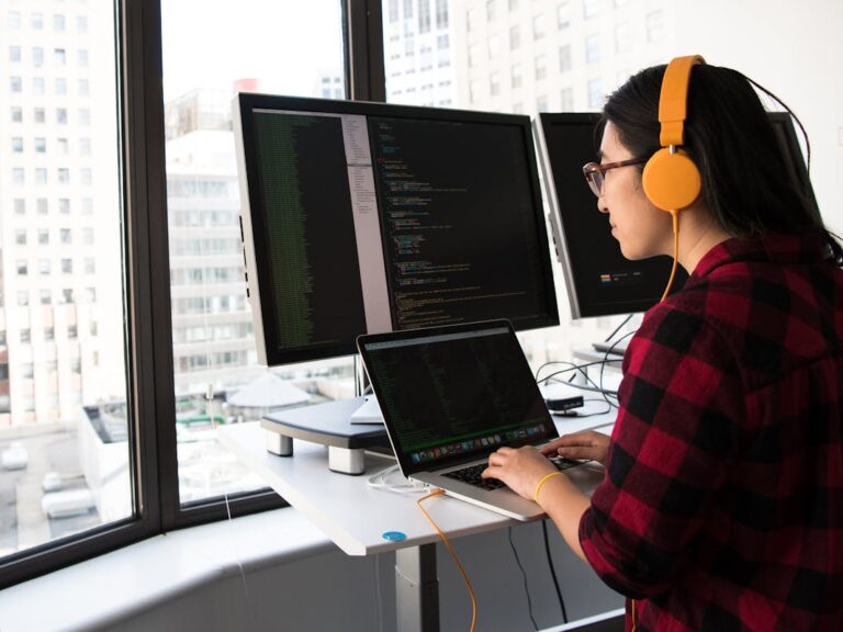 Screenwalker WP Engine vs Pantheon WordPress developers managed hosting comparison