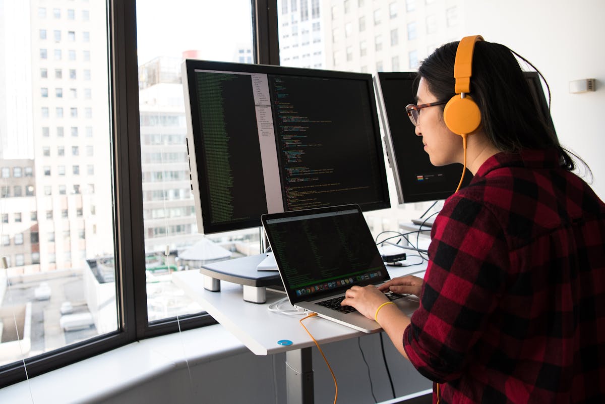 WP Engine vs Pantheon developer hosting comparison Screenwalker WP Engine vs Pantheon WordPress developers managed hosting comparison