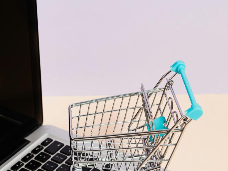Screenwalker WooCommerce vs Easy Digital Downloads digital products comparison